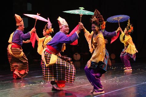 Le Festival de Musique et d'Arts Traditionnels du 21e siècle: Renaissance culturelle et identité malaisienne.